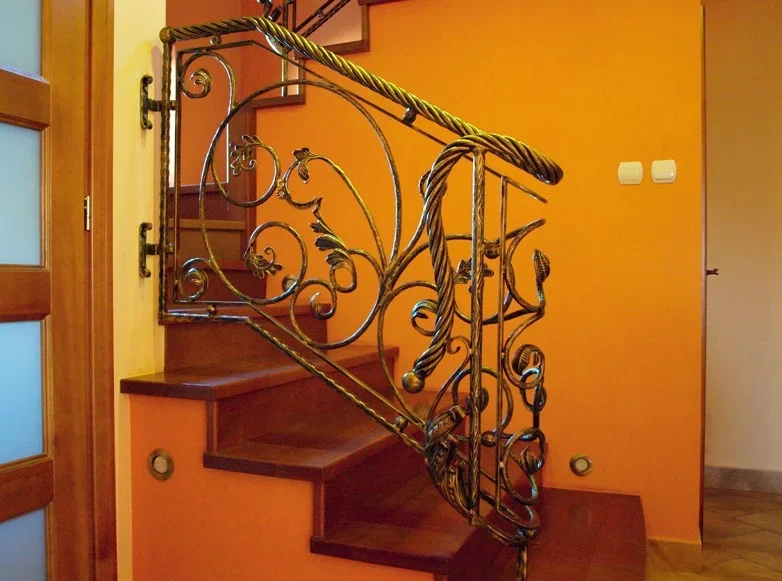 Artystyczna Balustrada Kuta - Motyw Florystyczny