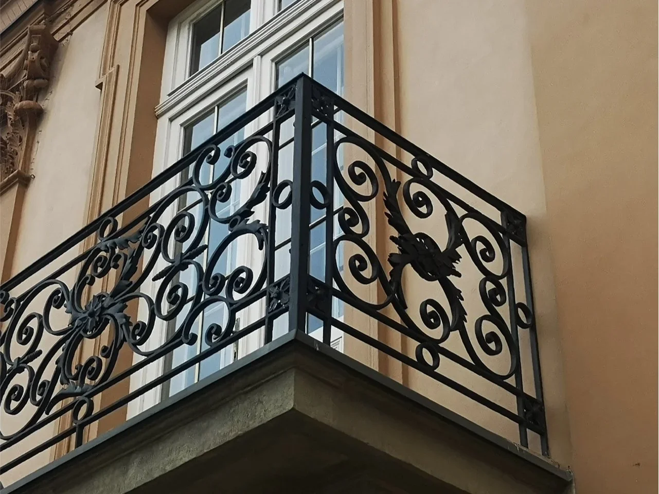 Artystyczna balustrada narożna - Kuta ręcznie