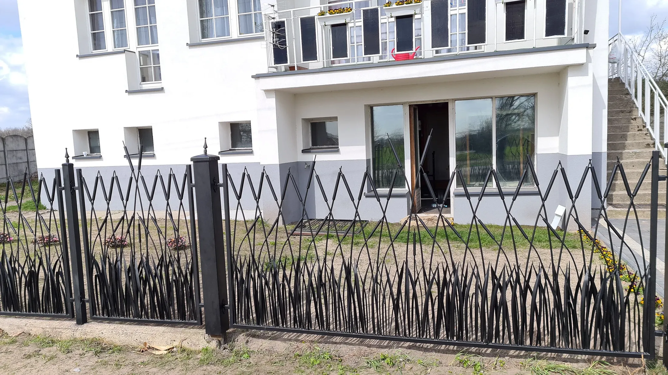 Artystyczne ogrodzenie 'Szuwary' - widok frontowy