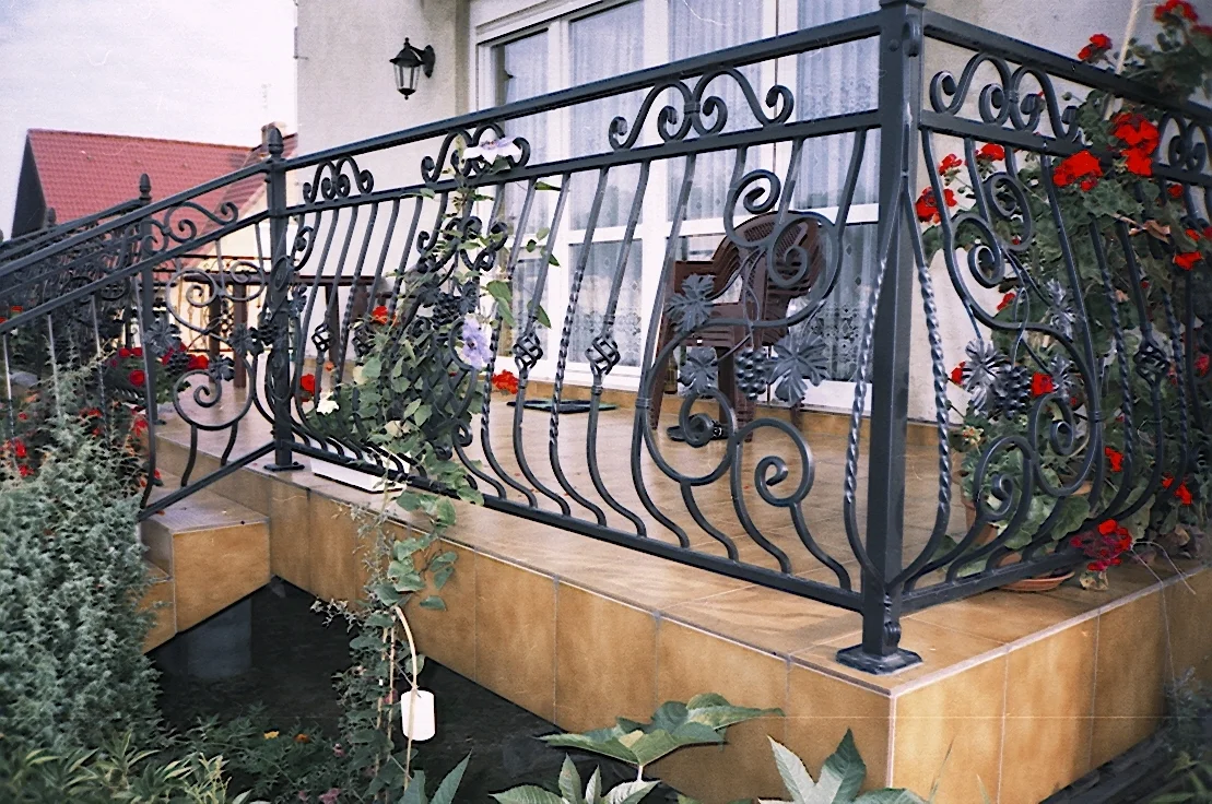 Balustrada balkonowa kuta 'Brzuszek' - detal