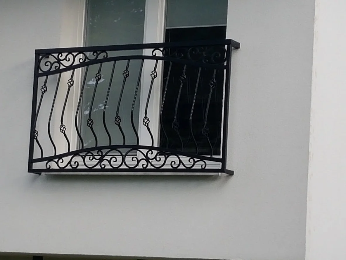 Balustrada francuska kuta wybrzuszona