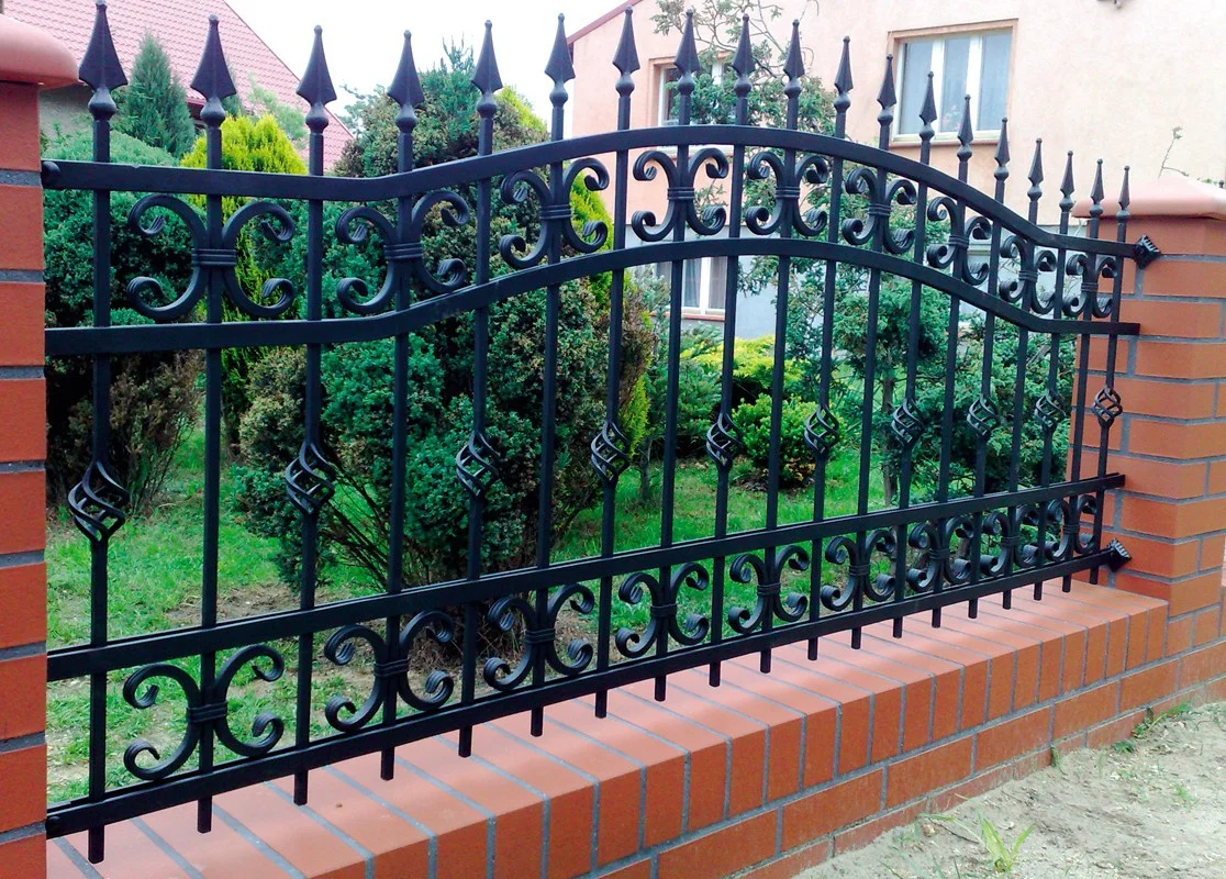 Balustrada Kuta z Drewnem - Pionowe Panele