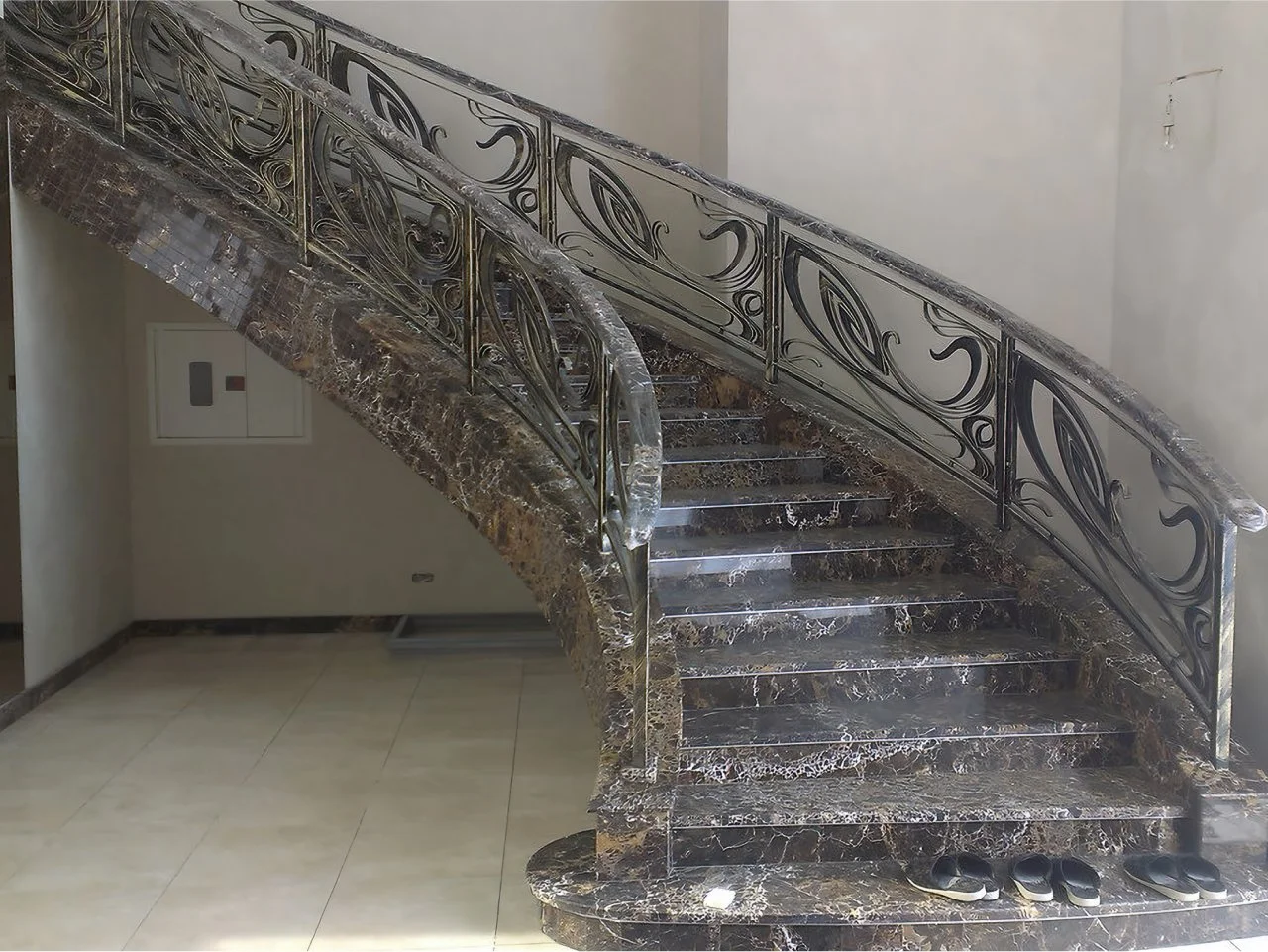 Balustrada Kuta 'Migdały' ze Złotą Patyną