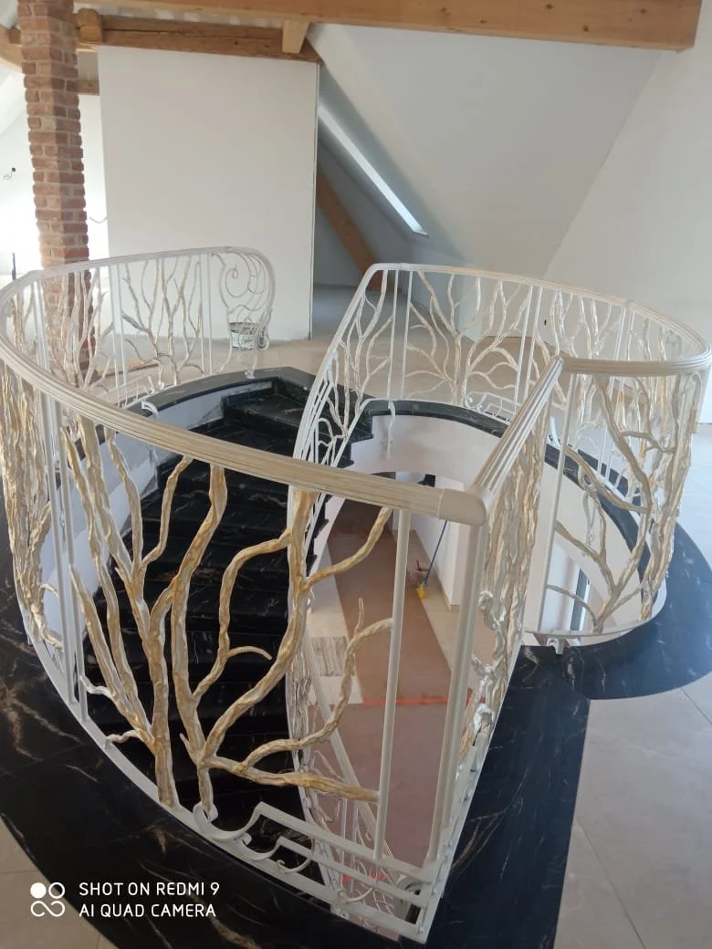 Balustrada kuta o nieregularnych kształtach - Gold