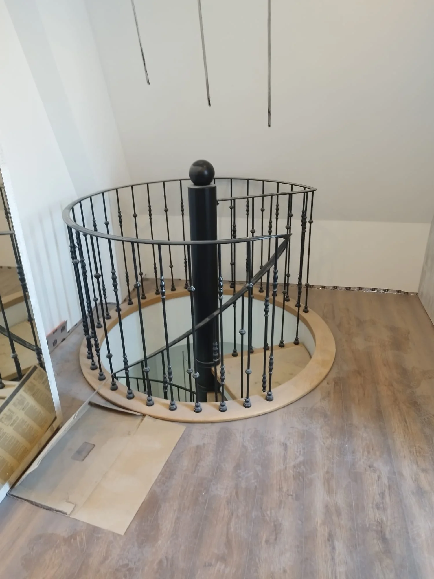 Balustrada kuta schodowa - kręcona - czarna