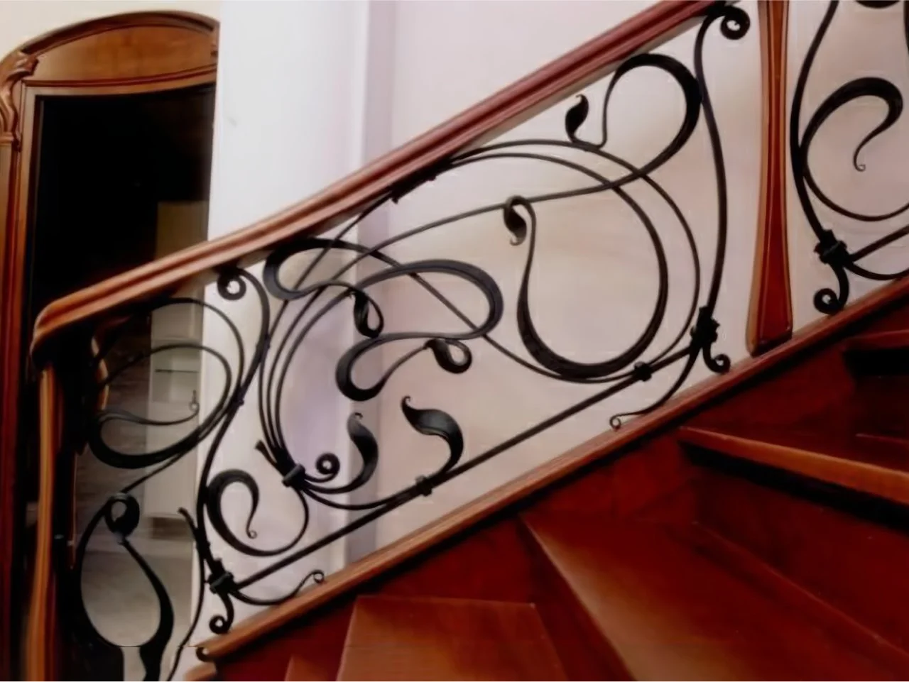 Balustrada Kuta Schodowa z Motywem Liści