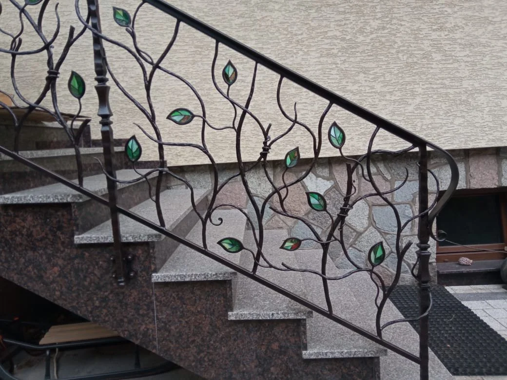 Balustrada kuta witrażowa - liście szklane