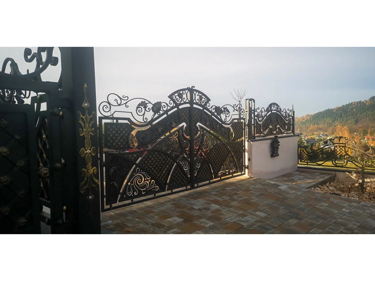 Brama Kuta Pełna - Rezydencja w Górach