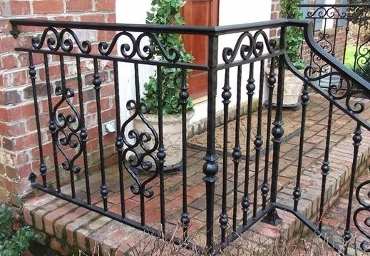 Balustrada tarasowa klasyczna z esownicami