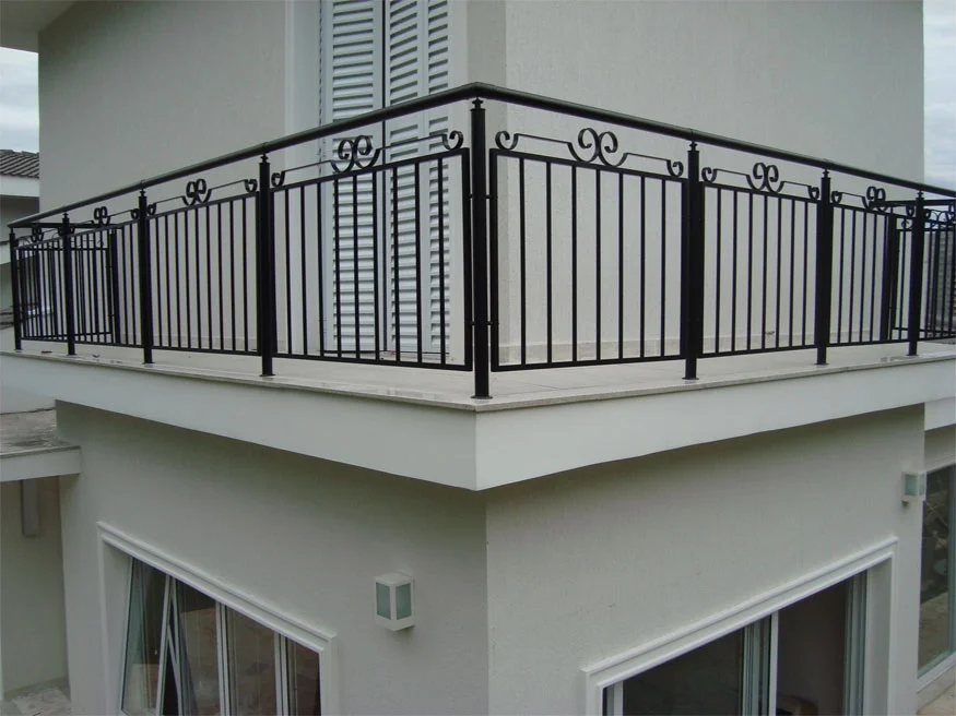 Balustrada tarasowa narożna z fryzem esownic