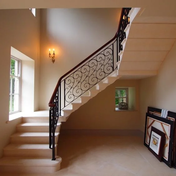 Balustrada wewnętrzna kuta klasyczna - esownice