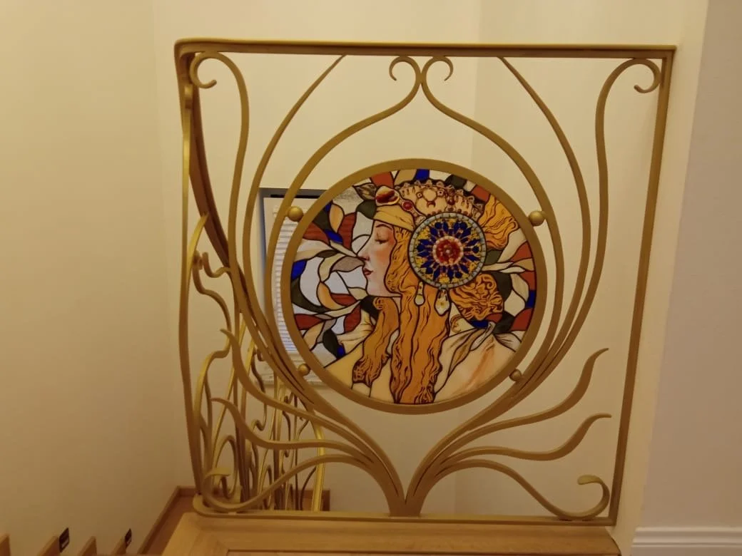 Złota Balustrada - Secesja z Witrażem