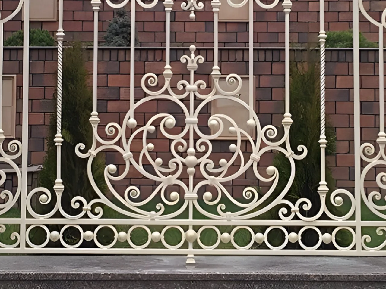 Białe Ogrodzenie Pałacowe - Kuta Stal