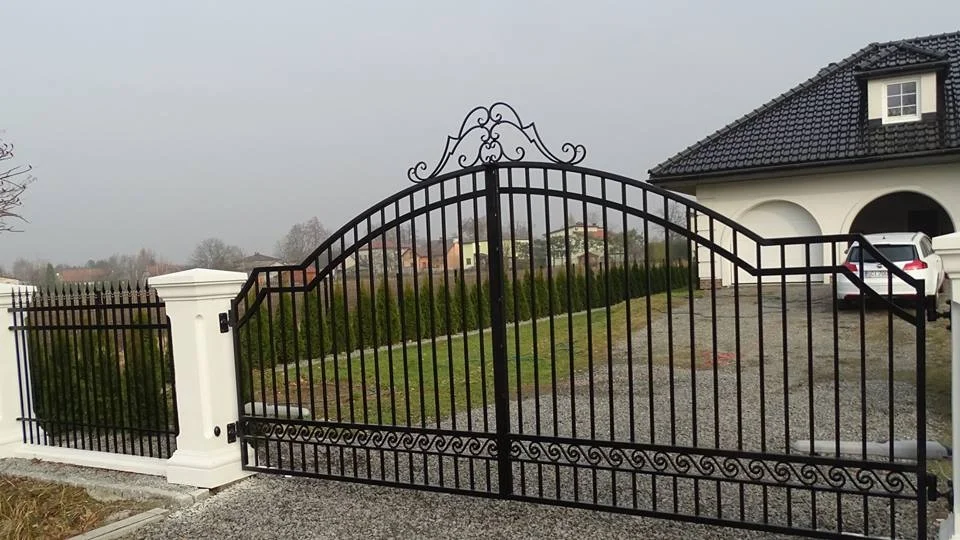Brama wjazdowa łukowa prosta