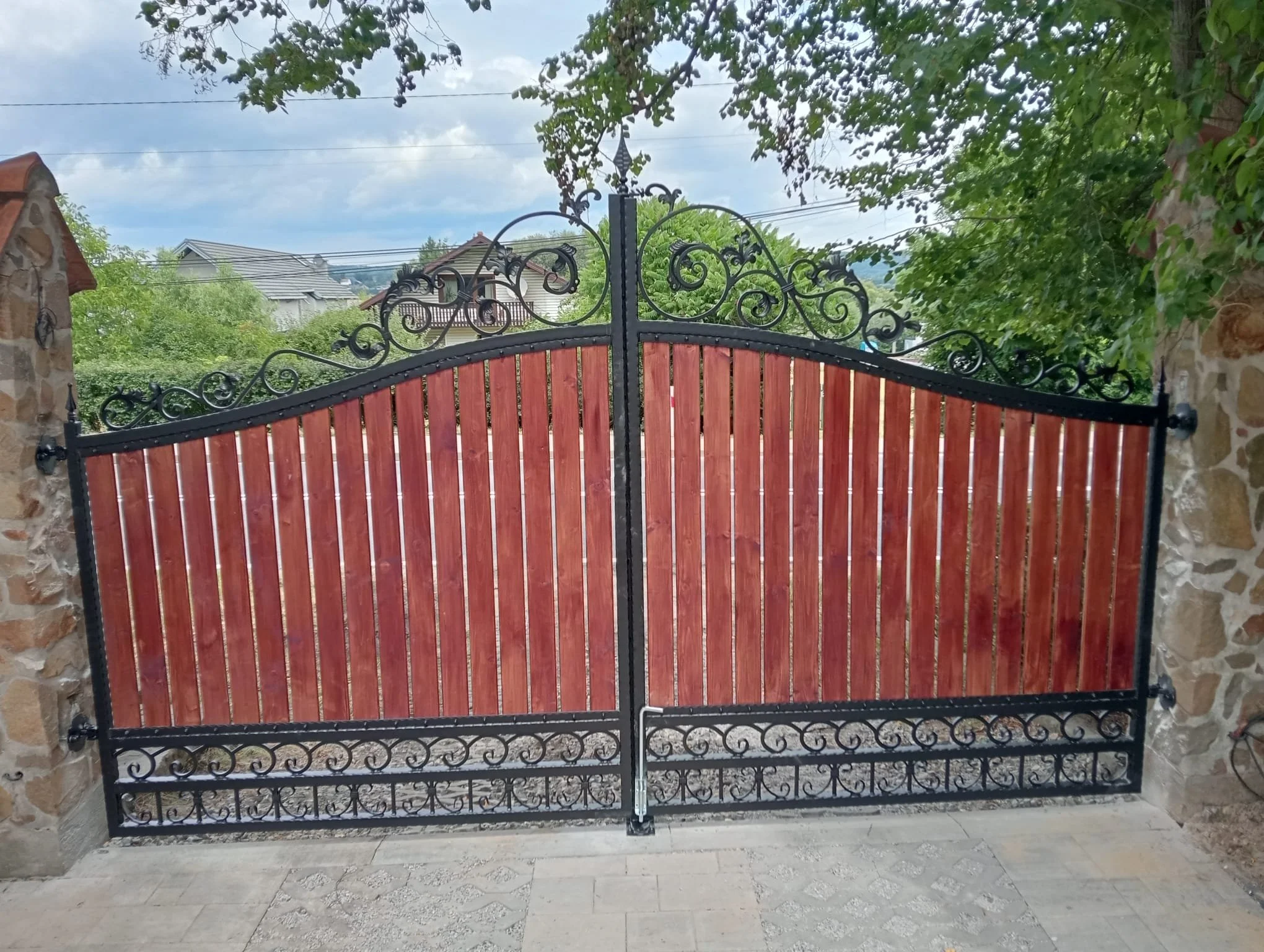 Brama Dwuskrzydłowa - Drewno i Stal