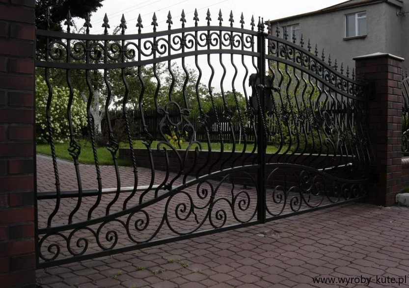 Brama Dwuskrzydłowa Fala - Tralki Kręcone