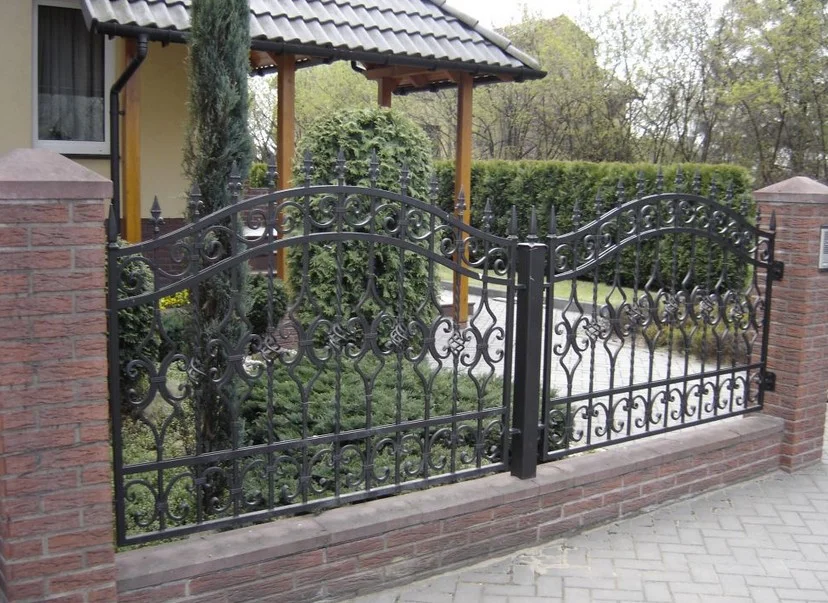 Brama dwuskrzydłowa kuta - Wzór tradycyjny