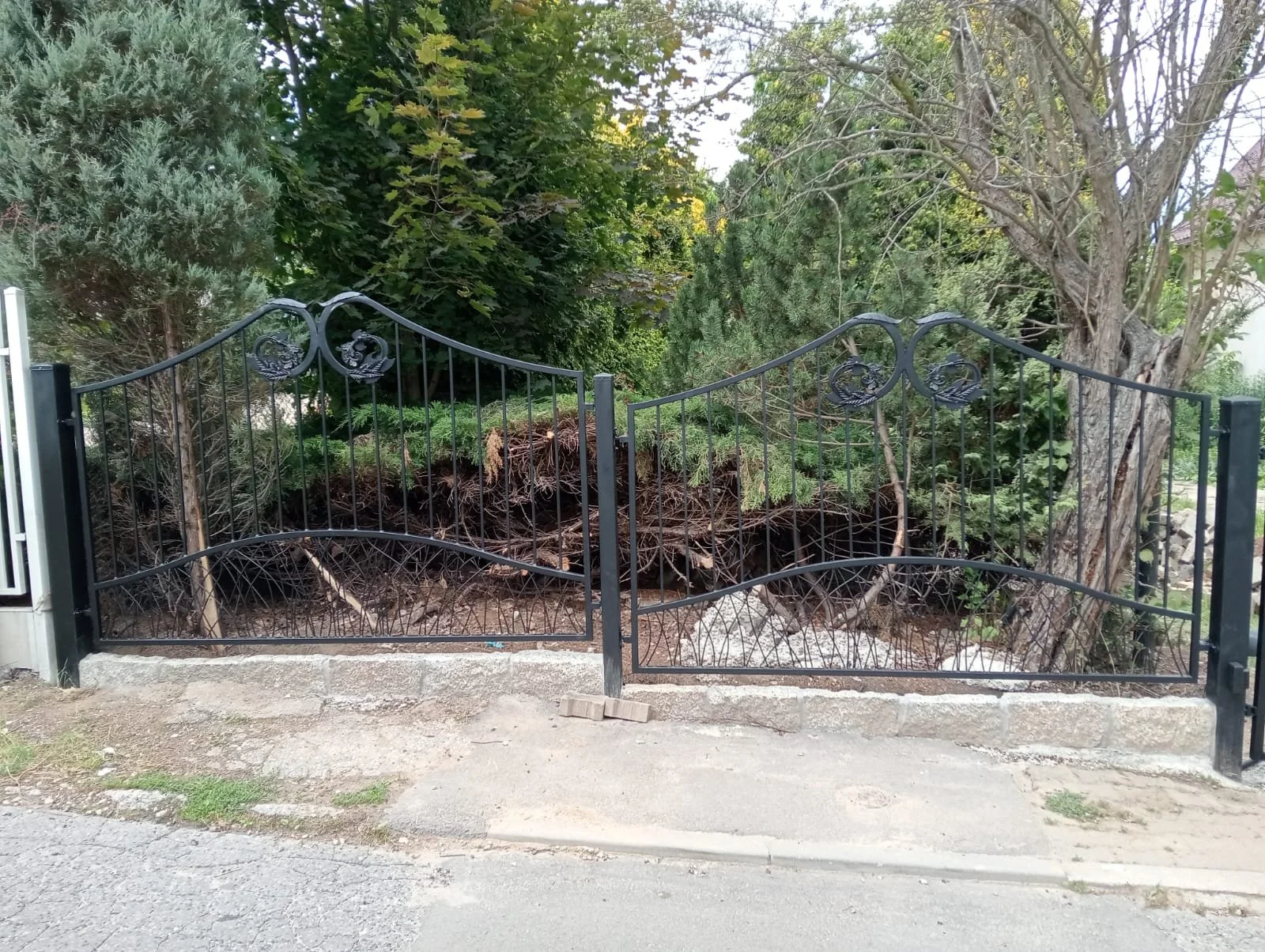 Brama Kuta Dwuskrzydłowa – Detal Łuku