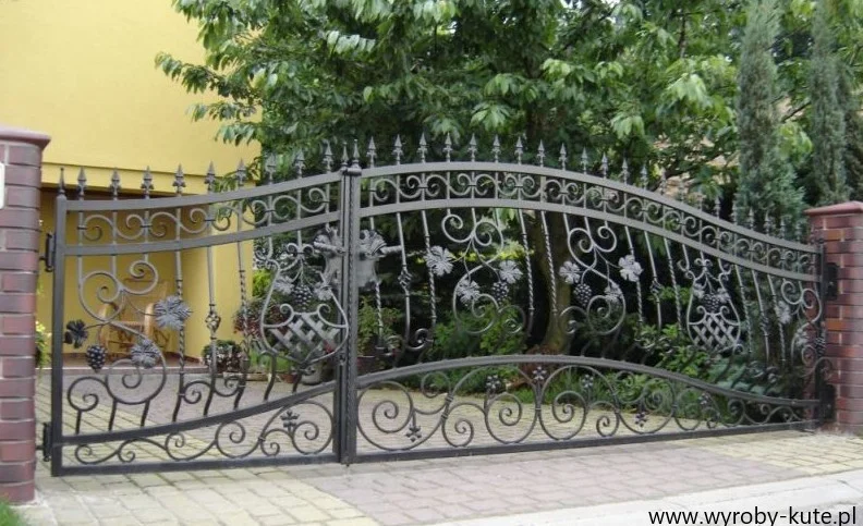 Brama Kuta Klasyczna - Winogrona i Cegła