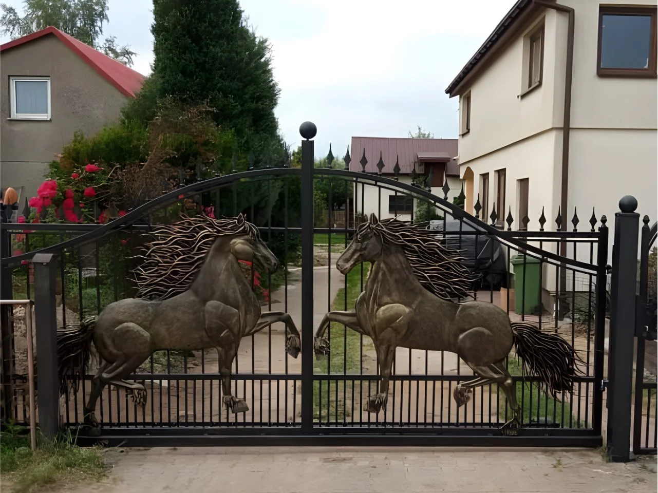 Brama kuta 'Konie' - Frontowa prezentacja
