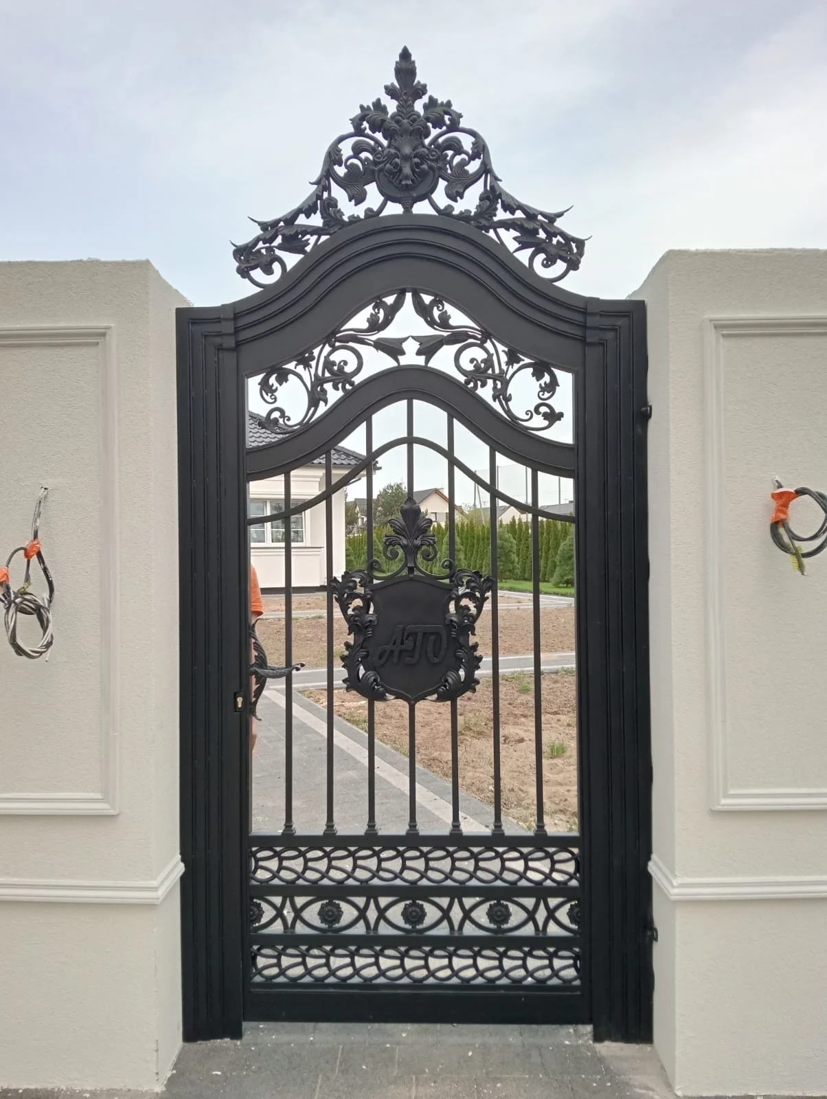 Furtka Monumentalna z Herbem