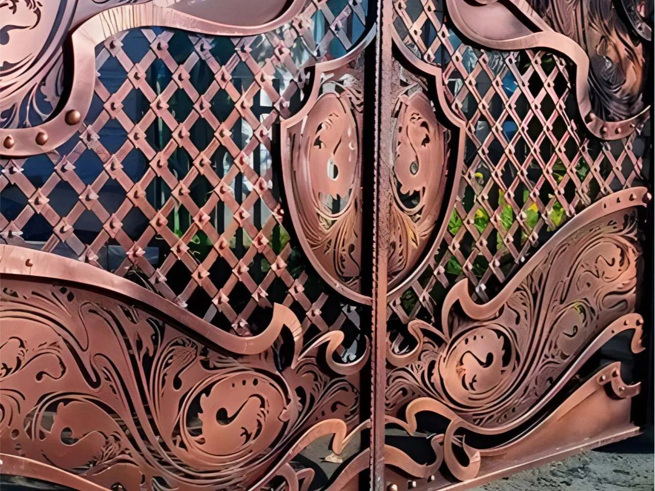 Brama kuta - Panel środkowy z herbem