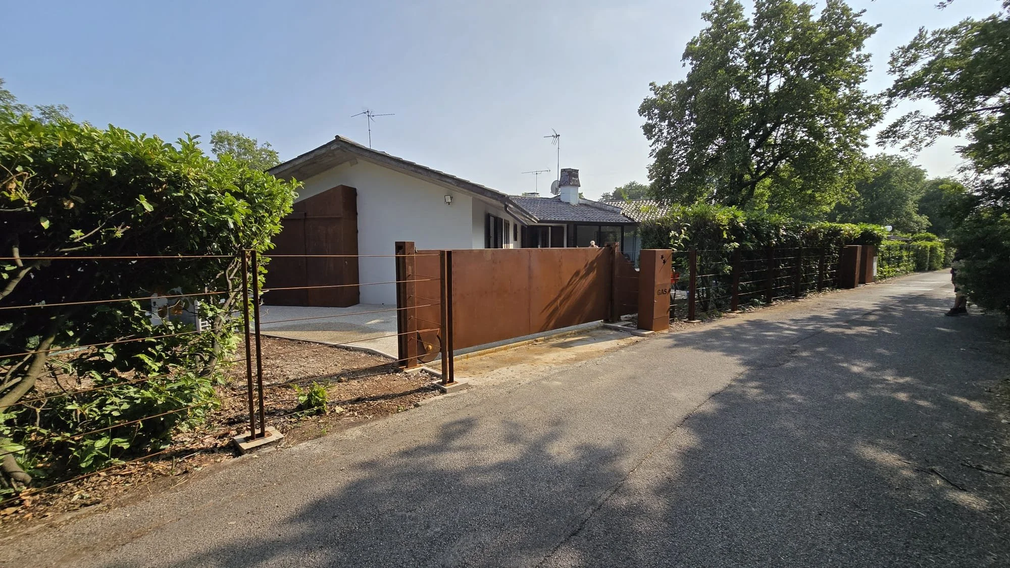 Brama Przesuwna Corten - Industrialny Minimalizm