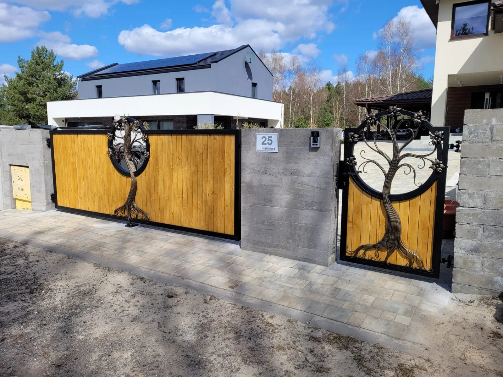 Brama Przesuwna - Drzewo i Drewno