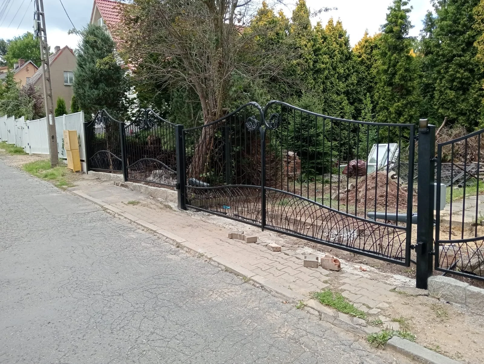 Automatyczna Brama Wjazdowa – Kowalstwo i Technologia