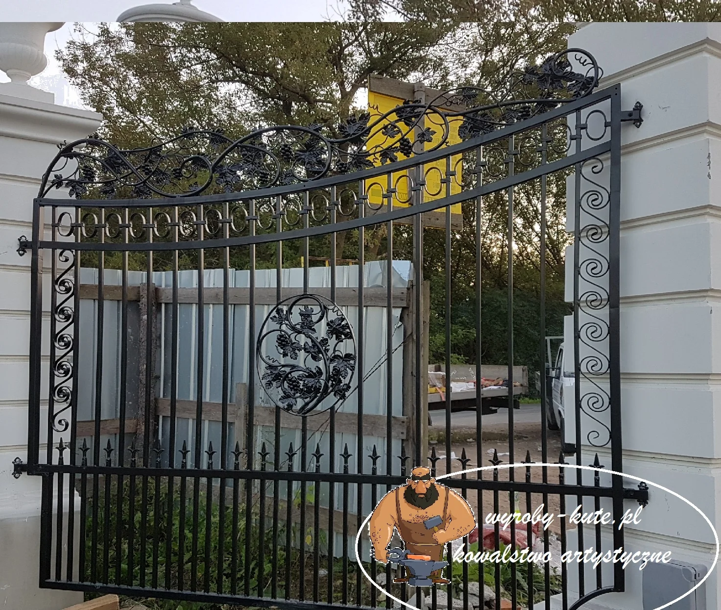 Brama wjazdowa kuta - detal korony