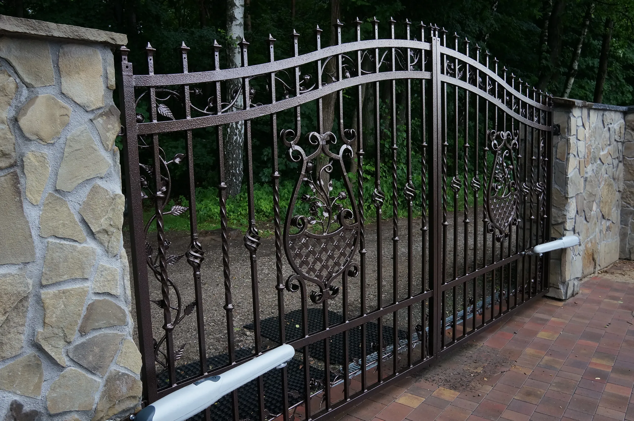 Brama Wjazdowa Kuta - Ozdobny Kosz