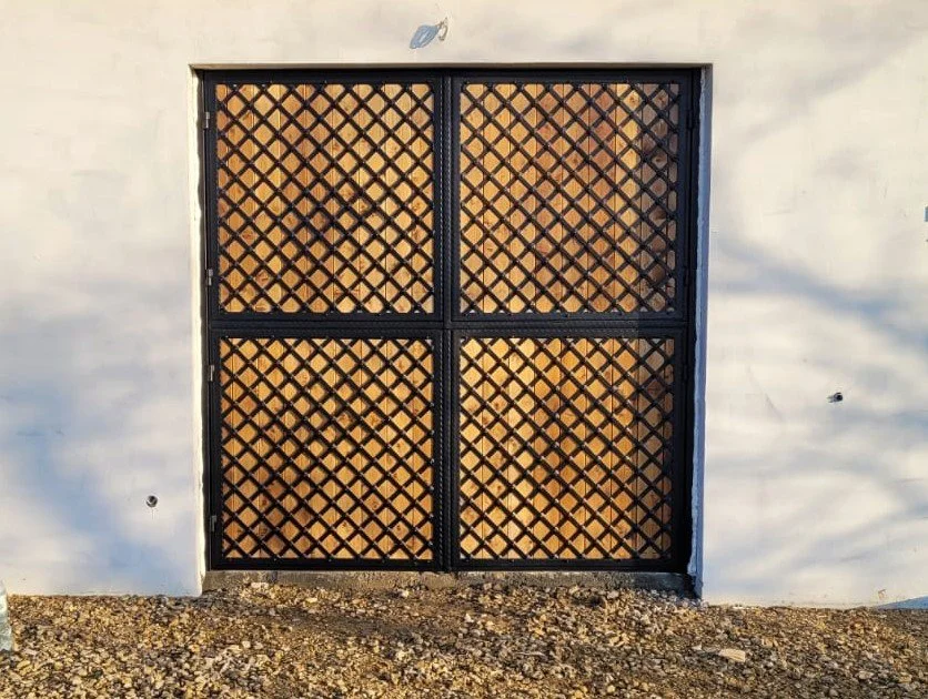 Dekoracyjne Okiennice – Kuta Kratka na Drewnie