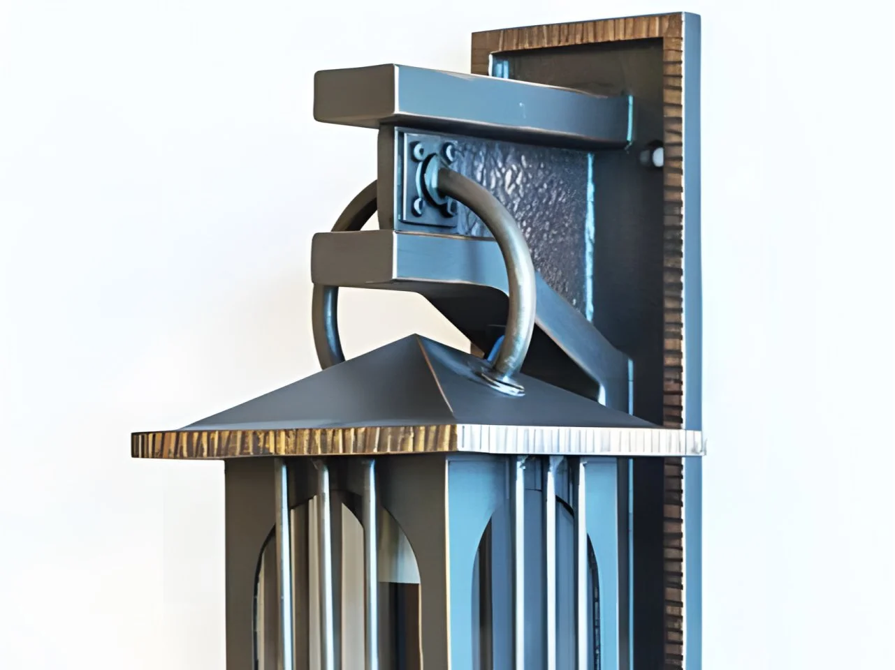 Detal oprawy lampy industrialnej - Stal