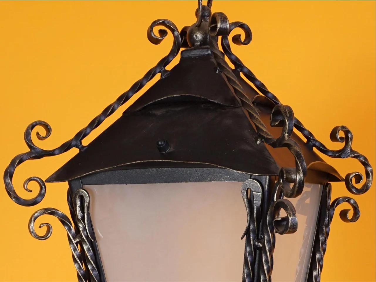 Detal zawieszenia lampionu - Kuty hak