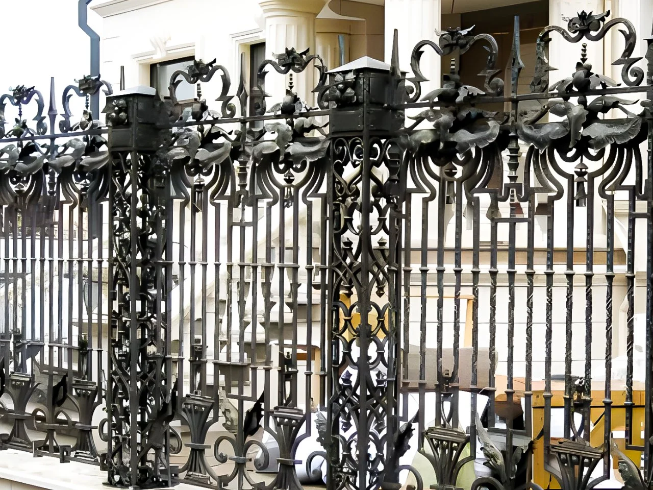 Detale Kowalskie - Ogrodzenie Rezydencji