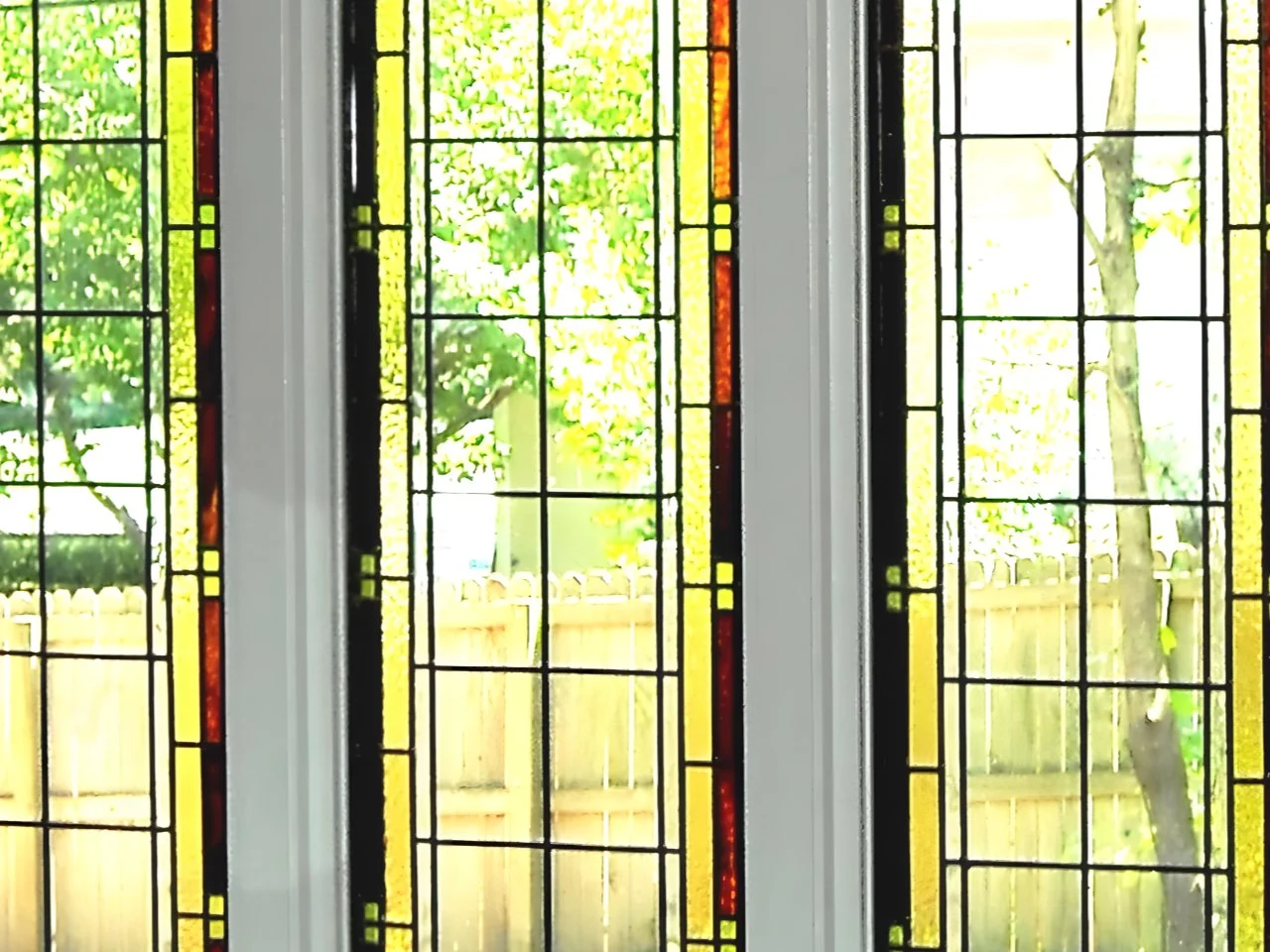 Detale Witraża Geometrycznego - Kolorowe Szkło