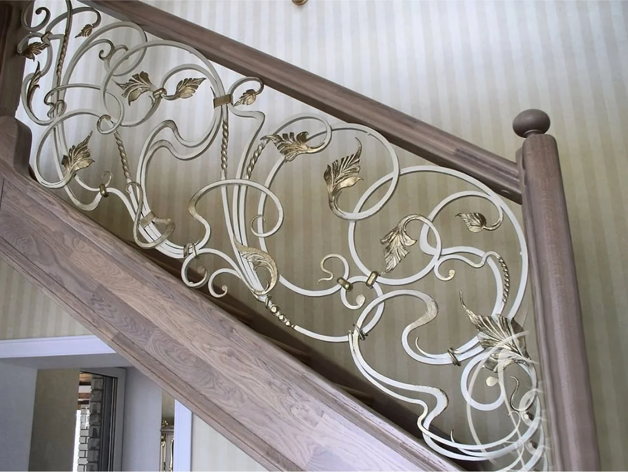 Elegancka Balustrada Schodowa z Liśćmi Akantu