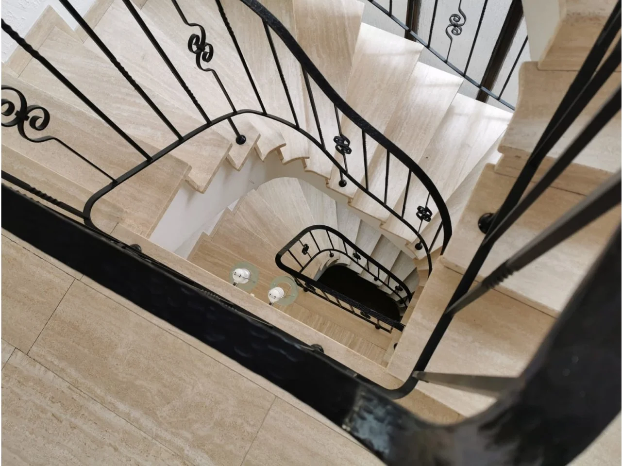 Fantazyjna balustrada kuta - Widok z góry