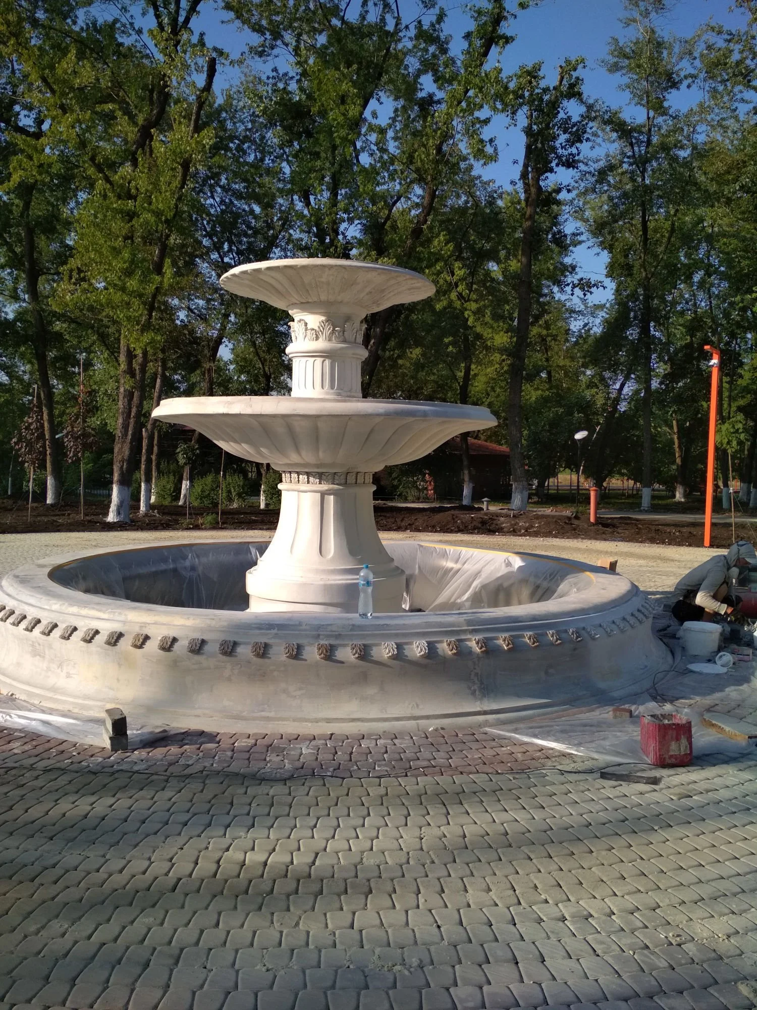 Fontanna Parkowa Betonowa - Wielopoziomowa