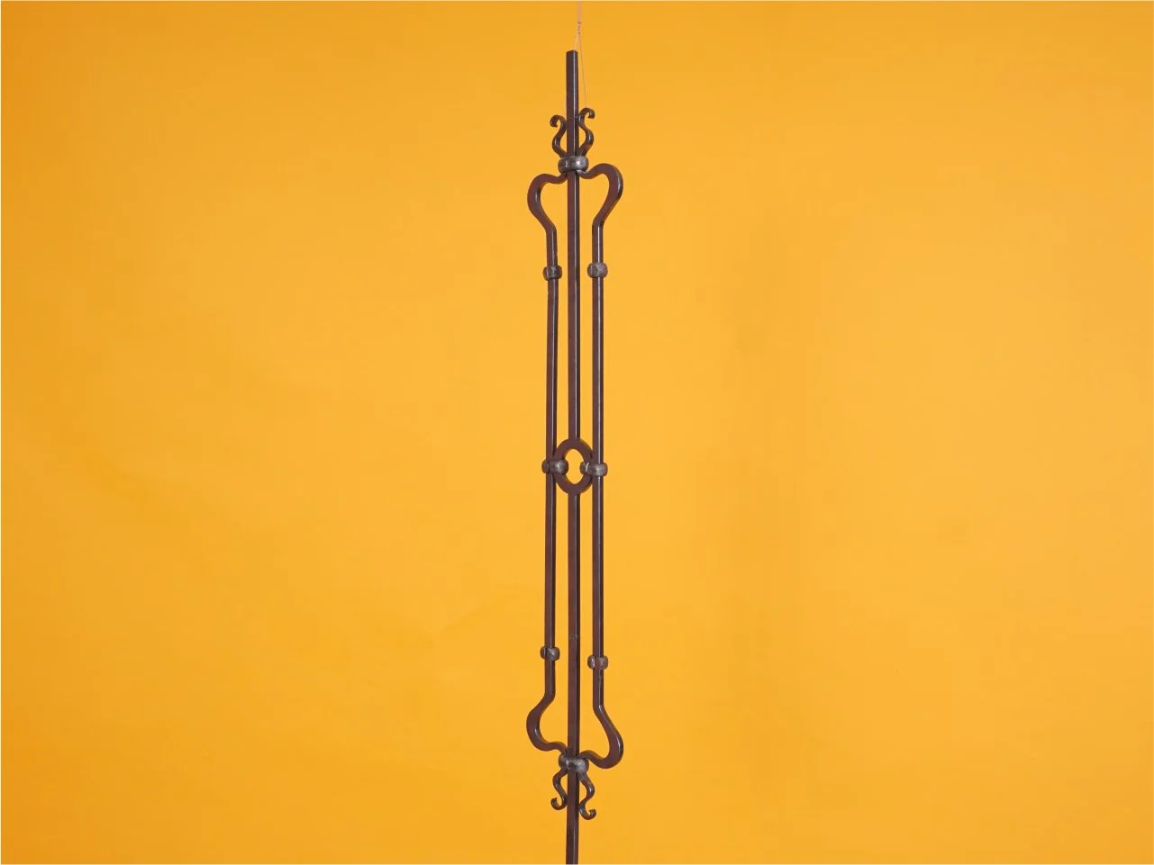 Frontalna prezentacja tralki ozdobnej