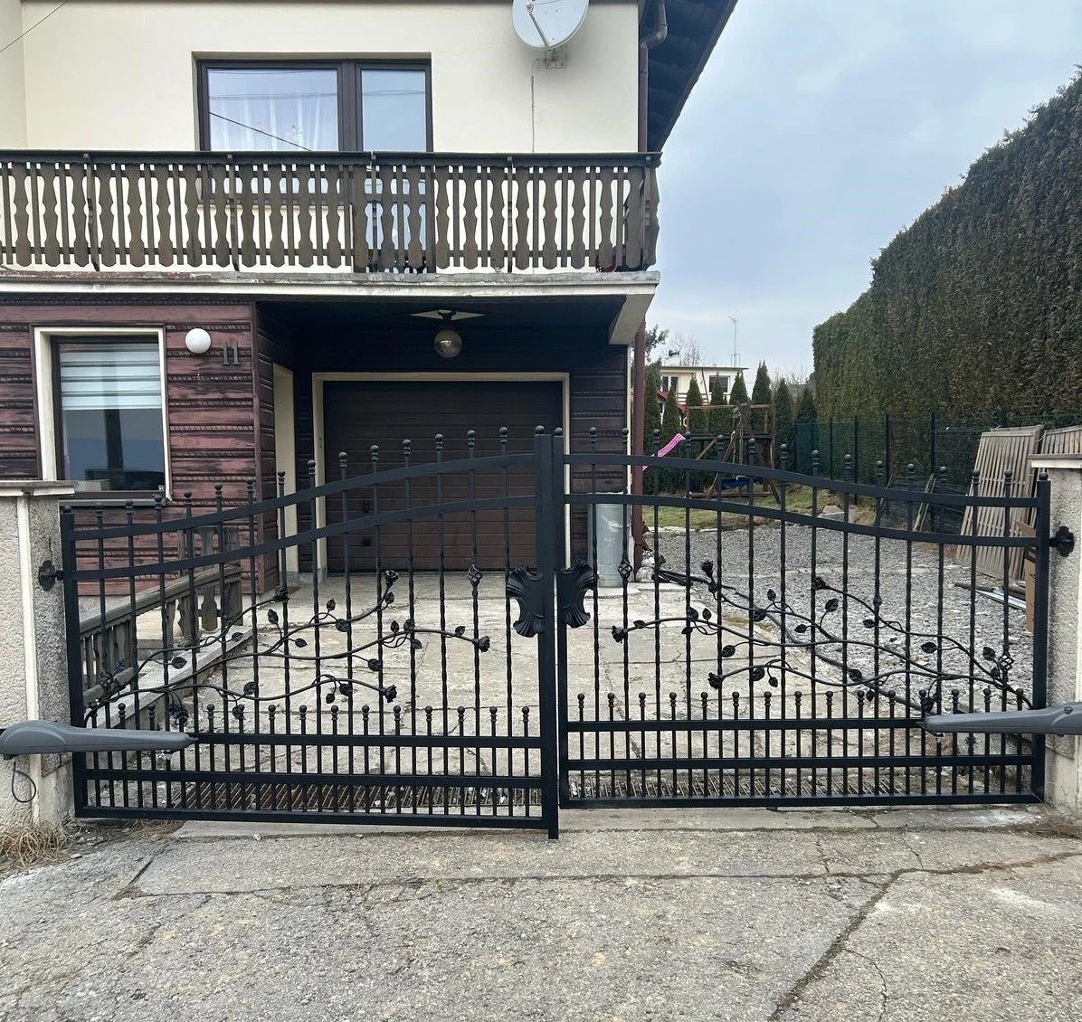 Brama Dwuskrzydłowa - Róże i Łuki