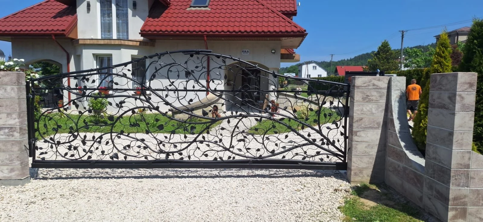 Brama Przesuwna - Gałąź Drzewa