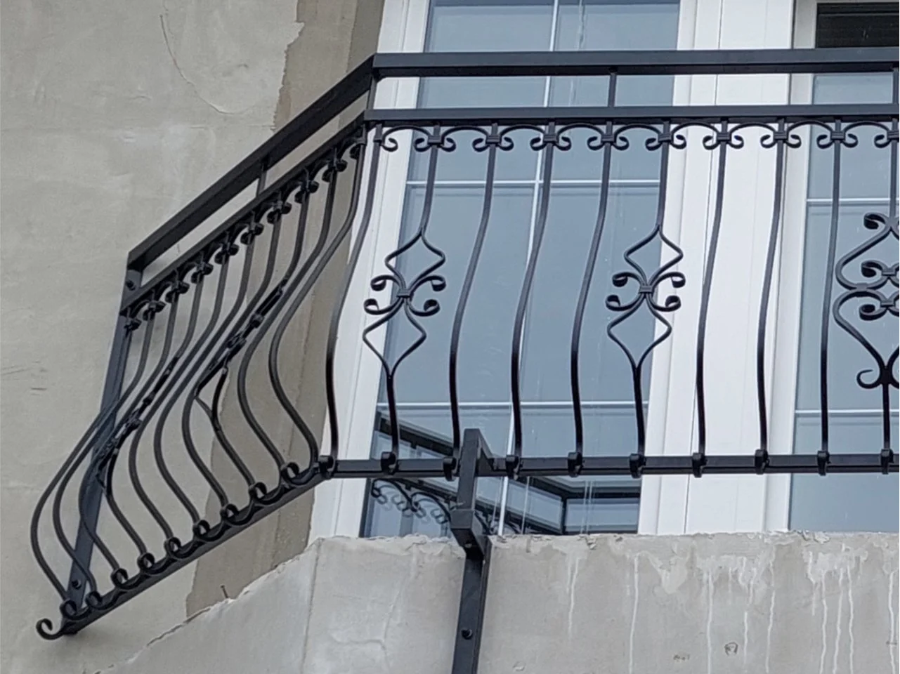 Furtka Kuta ze Srebrzoną Różą