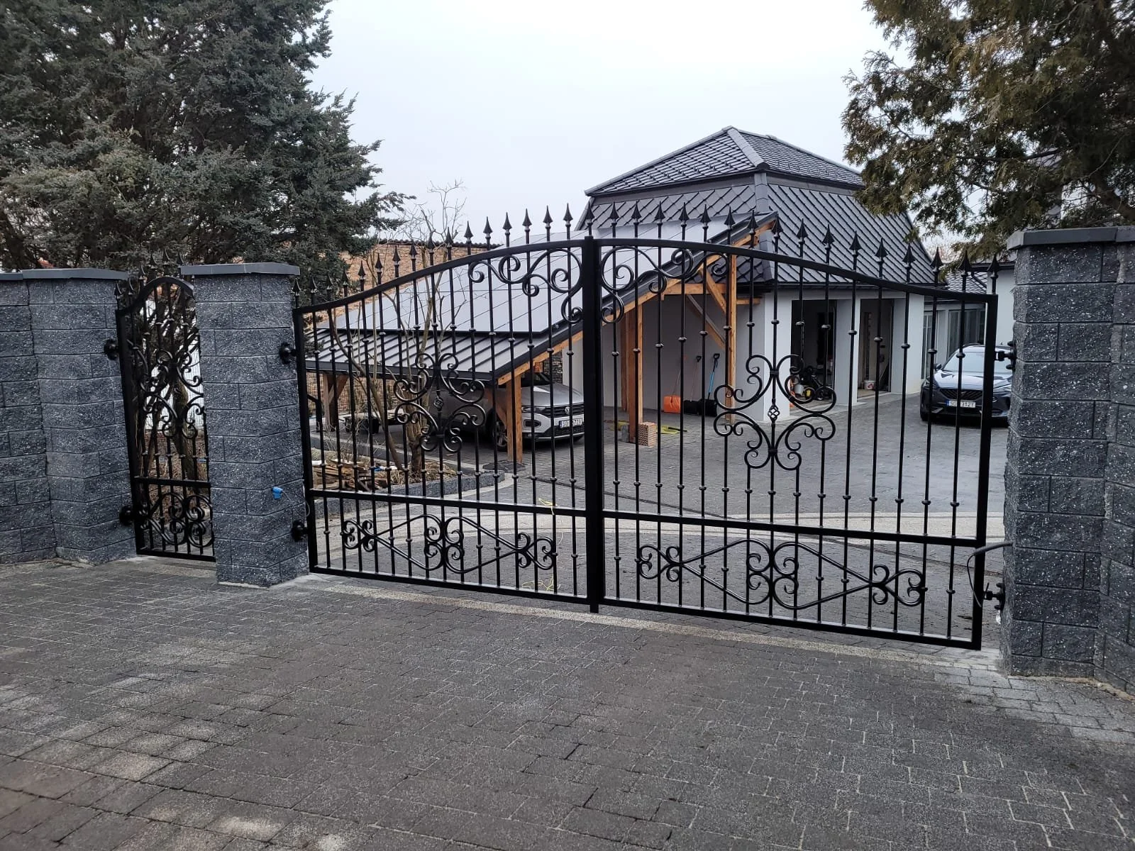 Brama i Furtka - Klasyczna Elegancja