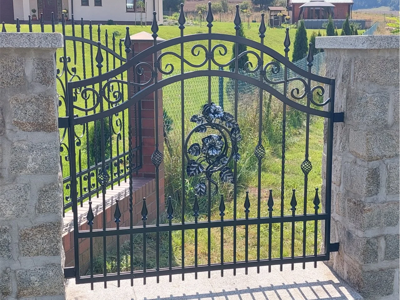 Furtka Kuta - Wzór z Różami