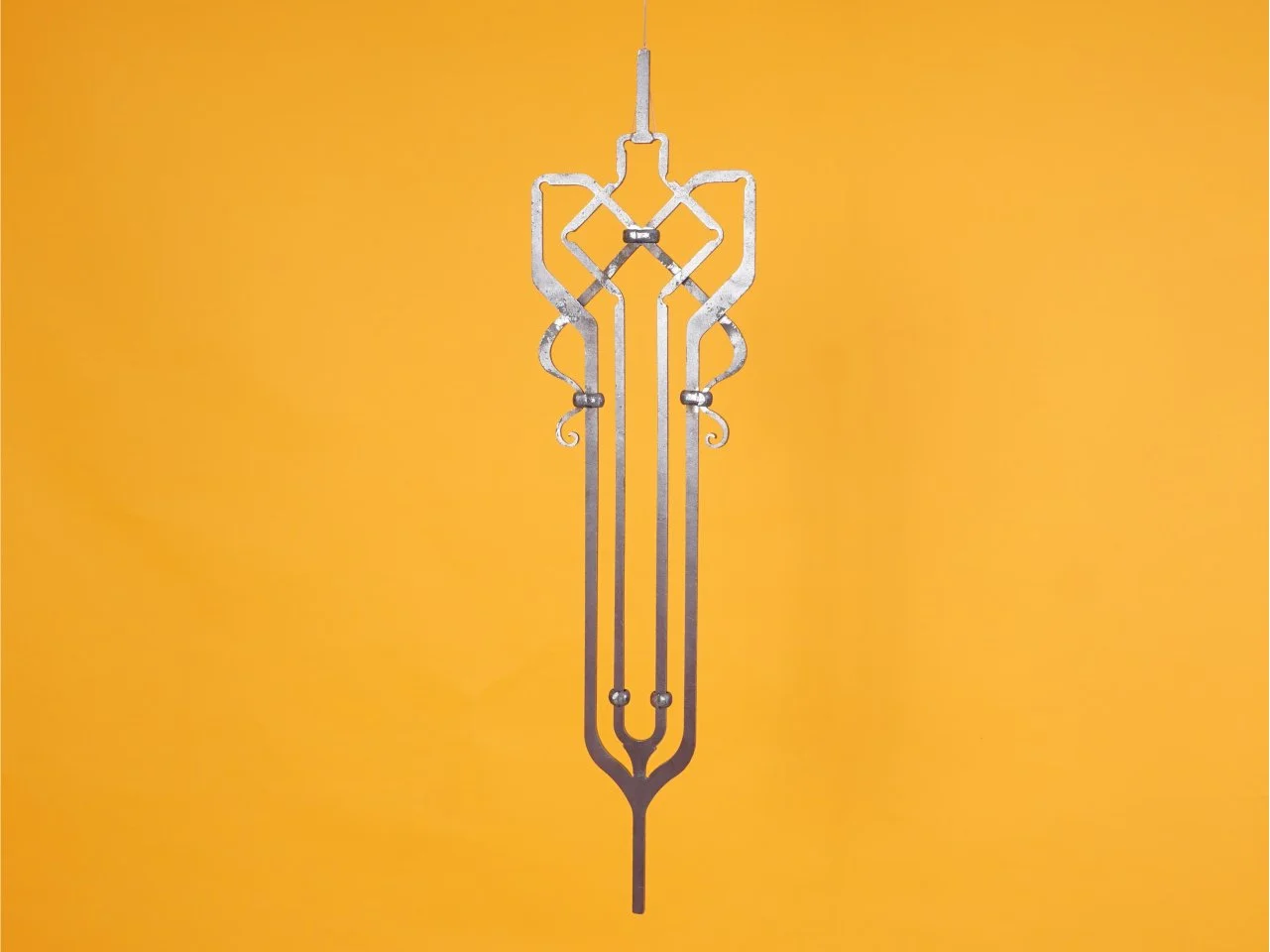 Geometryczny element stalowy do wnętrz