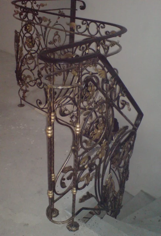 Klasyczna Balustrada Schodowa - Metaloplastyka