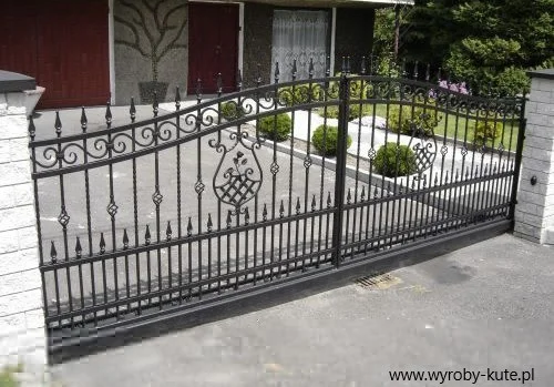 Klasyczna Brama Wjazdowa - Czarna