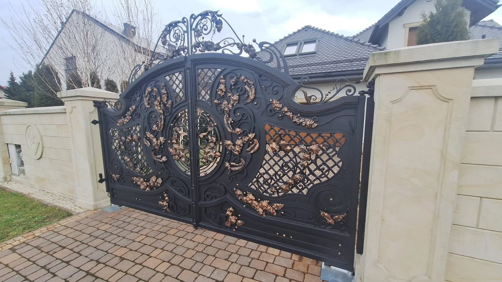 Brama Luksusowa - Czarne Złoto