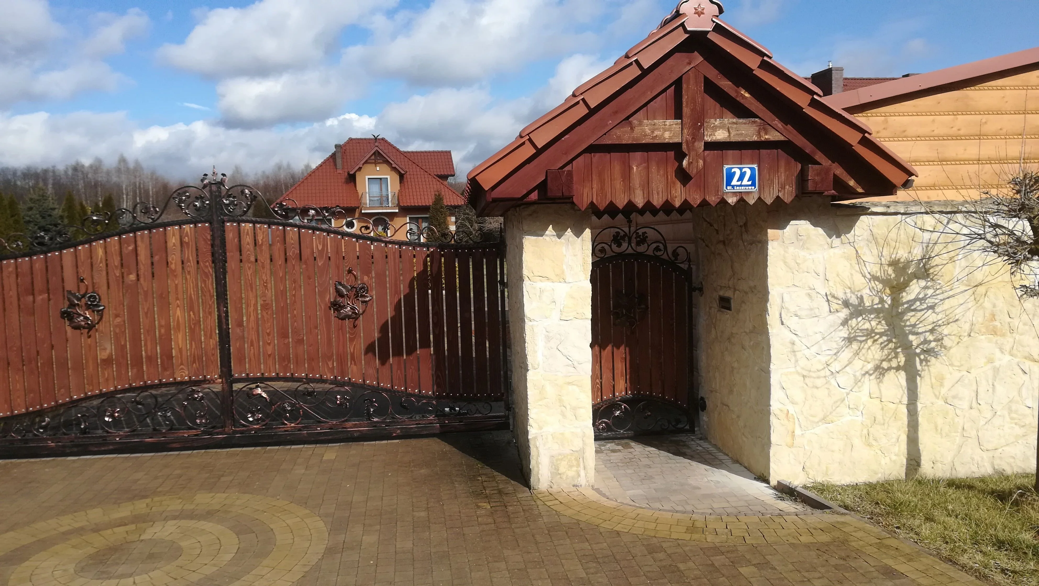 Komplet brama i furtka kuta z drewnem